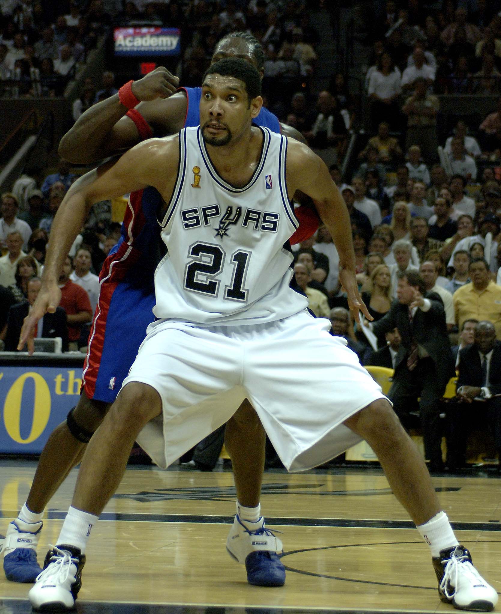 队中扛起进 队中扛起进